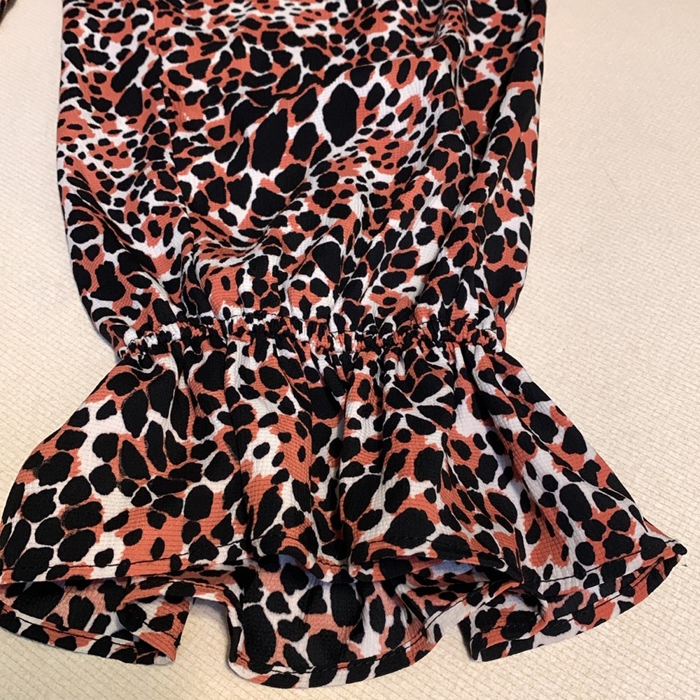 Scoop Leopard Print Ruffle Blouse - Picture 6 of 8